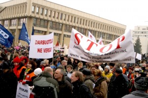 Przeciwnicy Porozumienia Narodowego nie planują akcji protestacyjnych, lecz zapowiadają, że wiosną mogą być spontaniczne manifestacje niezadowolonych z polityki obecnego rządu Fot. Marian Paluszkiewicz