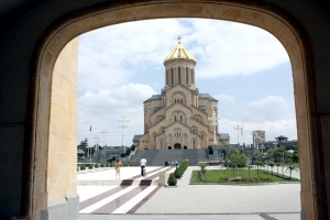 Sobór katedralny św. Trójcy. Najwyższa świątynia prawosławna nie tylko w Gruzji Fot. Waldemar Szełkowski