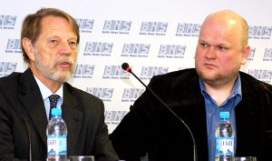 Prof. dr hab. Sven Ekdahl i reżyser Aleksandras Matonis   Fot. Marian Paluszkiewicz