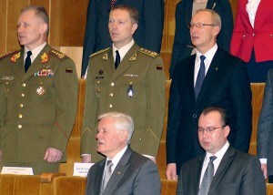  Były prezydent Valdas Adamkus „nie pogardził” zaproszeniem i był obecny na zaprzysiężeniu nowego Sejmu Fot. Marian Paluszkiewicz