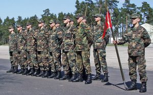 Trzymiesięczne szkolenia wojskowe szansą dla studentów    Fot. Marian Paluszkiewicz 