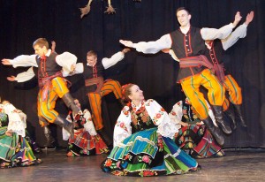 „Zgoda” jak zawsze urzeka tańcami Fot. Marian Paluszkiewicz