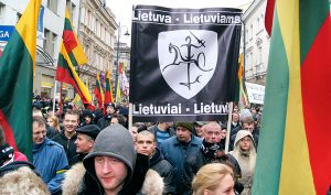 W ubiegłorocznym przemarszu nacjonalistycznym z okazji święta 11 marca wzięło udział około 900 uczestników<br/>Fot. Marian Paluszkiewicz