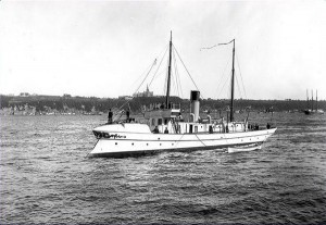 Patrolowiec „Constance” na jeziorze Ontario, rok 1900; jedyny okręt dowodzony przez Aleksandra Waścickiego