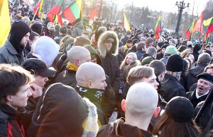 W tegorocznym marszu nacjonalistów, skenheadów i neofaszystów wzięło udział około 3 tys. osób Fot. Marian Paluszkiewicz