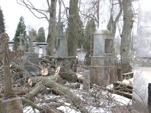 Od wielu lat Polacy bez skutku ubiegali się u władz o uporządkowanie cmentarza     Fot. archiwum