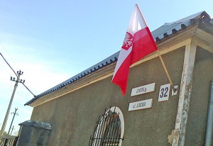 Symbolem, który łączy Polaków we wszystkich miejscach na świecie, jest polska flaga Fot. Anna Pieszko 
