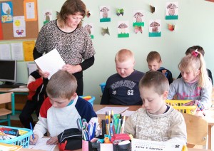 Lekcje w klasie II przebiegają pod bacznym okiem Lilii Baslykienė Marian Paluszkiewicz