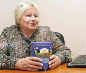 Lucyna Kałtan: „Z pałacem w Zatroczu można się zapoznać na słodko” Fot. Marian Paluszkiewicz