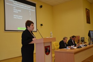 Lucyna Kotłowska, dyrektor administracji samorządu, przedstawiła program wspólnot lokalnych na lata 2013-2015