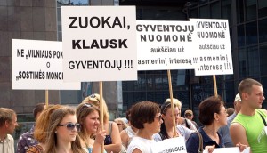 Na wiecu wystąpiono przeciwko reformom Artūrasa Zuokasa w transporcie publicznym Wilna Fot. Marian Paluszkiewicz