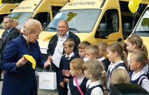   W uroczystości przekazania autobusów wzięła udział prezydent Dalia Grybauskaitė Fot. Marian Paluszkiewicz