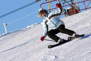 Zjezdżanie na nartach to zastrzyk adrenaliny i pozytywnych emocji Fot. Marian Paluszkiewicz