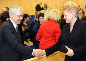 Przed pierwszą turą głosowania uprzejmi wobec siebie Balčytis i Grybauskaitė przed drugą turą rozpoczęli ostrą polemikę, nie przebierając w słowach i oskarżeniach Fot. Marian Paluszkiewicz