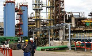 Będąca w tarapatach rafineria „Orlen Lietuva” na razie nie doczekała się wsparcia ze strony władz Litwy<br/>Fot. Marian Paluszkiewicz