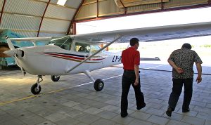 Ostatnio dość popularne jest posiadanie licencji pilota i własnego samolotu                Fot. Marian Paluszkiewicz