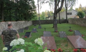 Cmentarz Śniadeckich i Balińskich w Jaszunach jest zadbany Fot. Anna Pieszko