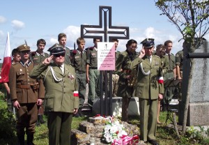 Obchody Święta Wojska Polskiego w Miednikach stały się już miejscową tradycją pielęgnowaną od 2008 roku Fot. Stanisław Tarasiewicz