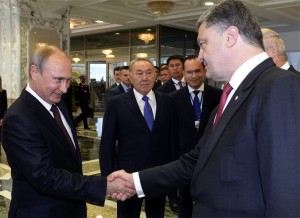W Mińsku doszło do spotkania prezydenta Ukrainy Petro Poroszenki z prezydentem Rosji Władimirem Putinem  Fot. EPA-ELTA