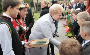 W bezprecedensowej uroczystości udział wzięła prezydent Dalia Grybauskaitė  Fot. Marian Paluszkiewicz