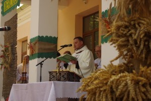 Dziękczynna Msza św. była celebrowana przez księży z Wileńszczyzny pod przewodnictwem ks. proboszcza Rusłana Wilkiela Fot. Brygita Łapszewicz
