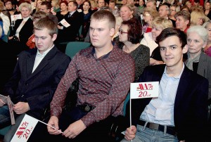 Patrząc na te młode twarze śmiało można stwierdzić, że z tak mocnym wojskiem AWPL wygra i tę batalię Fot. Marian Paluszkiewicz