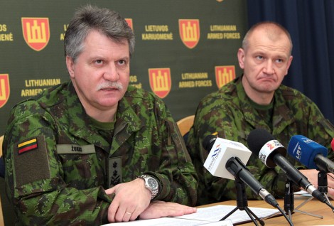 Generał major Jonas Vytautas Žukas oraz generał major Almantas Leika opowiedzieli o wkrótce startujących międzynarodowych ćwiczeniach wojskowych  Fot. Marian Paluszkiewicz
