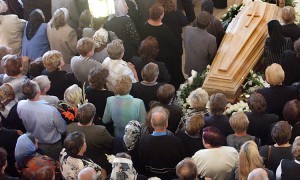 Wydatki, które wpływają na całkowity koszt pogrzebu, zależą od wielu rzeczy Fot. Marian Paluszkiewicz