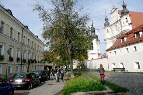 Na skwerku pomiędzy gmachem ministerstwa i kościołem św. Michała znajdował się zbór kalwiński Fot. Justyna Giedrojć