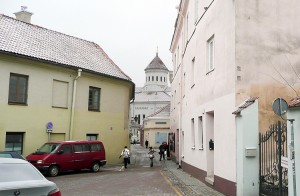 Przed wojną przy ulicy Literackiej w domu po lewej stronie mieszkał Czesław Miłosz Fot. Justyna Giedrojć 