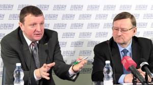 Vitalijus Gailius (od lewej) twierdzi, że znacząco wzrosła wykrywalność przestępstw korupcyjnych w stosunku do stanu sprzed 10 lat Fot. Marian Paluszkiewicz