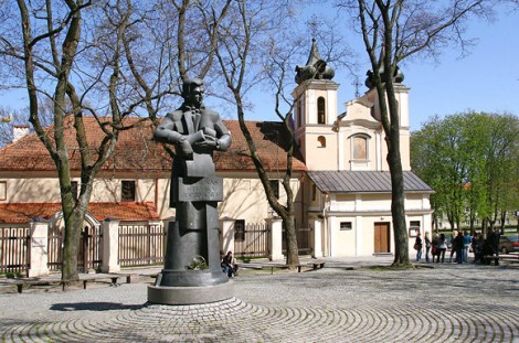 Pomnik Wawrzyńca Gucewicza na skwerku obok kościoła Św. Krzyża Fot. Justyna Giedrojć 