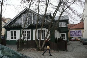 W drewnianym domu nr 5 mieszkała Julija Žemaitė Fot. Justyna Giedrojć 