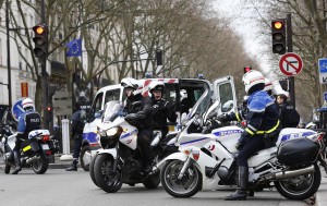 Tydzień po zamachach w Paryżu Francuzi nadal są w szoku Fot. EPA-ELTA