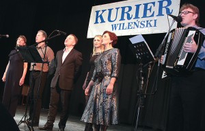 Na scenie wystąpili artyści „Klubu Miłośników Pieśni Biesiadnej” Fot. Marian Paluszkiewicz