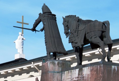 Giedymin na Placu Katedralnym był pierwszym monumentalnym pomnikiem odsłoniętym w niepodległej już Litwie   Fot. Marian Paluszkiewicz