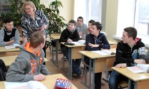 Dążenie ku gimnazjum nakładało również pewne dodatkowe obowiązki na nauczycieli i uczniów Fot. Marian Paluszkiewicz