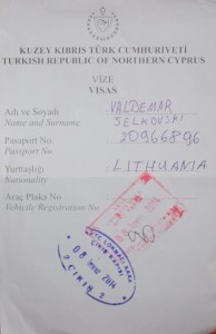 Nieuznawane Republiki Naddniestrza oraz Północnego Cypru prawnie nie mogą stosować systemu wizowego, więc zastępuje je wypełniony na granicy druczek o dumnej nazwie Migration Card bądź Vize Fot. Waldemar Szełkowski