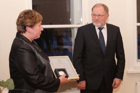  Bronislovas Juozėnas, dyrektor domu opieki społecznej w Prudziszkach, otrzymał nagrodę II stopnia w nominacji „Za osiągnięcia w zakresie rozwoju infrastruktury społecznej”