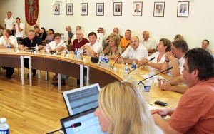 W związku z unieważnieniem wyników wyborów w Trokach, praca tamtejszej „starej” rady zostanie prolongowana do połowy tego roku      Fot. Marian Paluszkiewicz