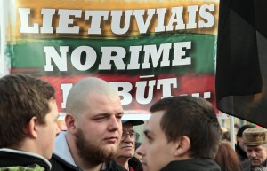 Na marszu nacjonalistów spodziewano się „desantu” „Prawego Sektora”, lecz ukraińscy nacjonaliści zawiedli swoich litewskich kolegów — nie dojechali Fot. Marian Paluszkiewicz