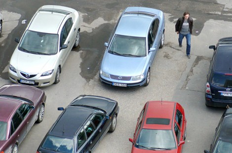 Propozycja wprowadzenia opodatkowania samochodów wywołała oburzenie wśród właścicieli aut  Fot. Marian Paluszkiewicz