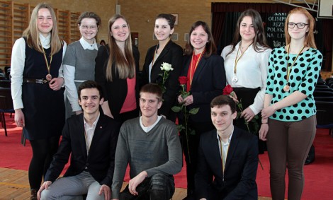 Laureaci krajowej olimpiady polonistycznej, którzy będą reprezentowali Litwę na XLV Olimpiadzie Literatury i Języka Polskiego w Warszawie  Fot. Marian Paluszkiewicz