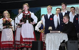 Uczniowie zaprezentowali program artystyczny, poświęcony patronowi gimnazjum Ferdynandowi Ruszczycowi Fot. Marian Paluszkiewicz