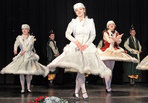 Przed delegatami wystąpił młodzieżowy zespół taneczny „Sto Uśmiechów” Fot. Marian Paluszkiewicz