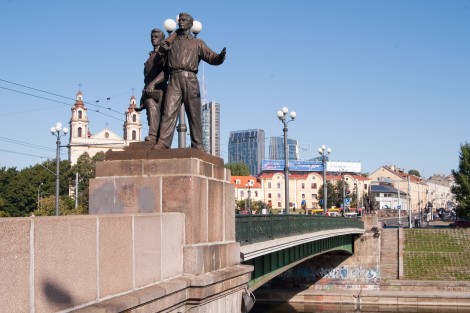 Już w przyszłym tygodniu rozpoczną się prace związane z usunięciem rzeźb z najbardziej znanego wileńskiego mostu Fot. Marian Paluszkiewicz