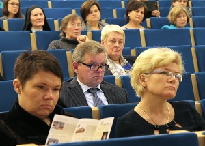 Udział w konferencji wzięli księża, siostry zakonne, posłowie AWPL, radni samorządów i nauczyciele                         Fot. Marian Paluszkiewicz