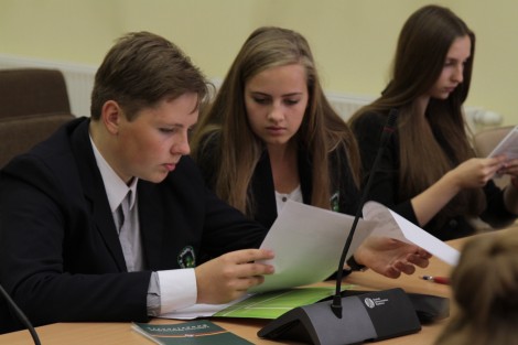  Wczoraj w samorządzie rejonu wileńskiego odbył się egzamin z konstytucji Fot. Marian Paluszkiewicz