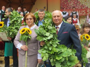  Wieniec dla „Rolnika Roku” — Pawła Griaznowa z małżonką Fot. Anna Pieszko 