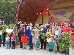 Uhonorowano tegorocznych najlepszych gospodarzy rejonu: laureaci konkursu „Rolnik Roku” Fot. Anna Pieszko